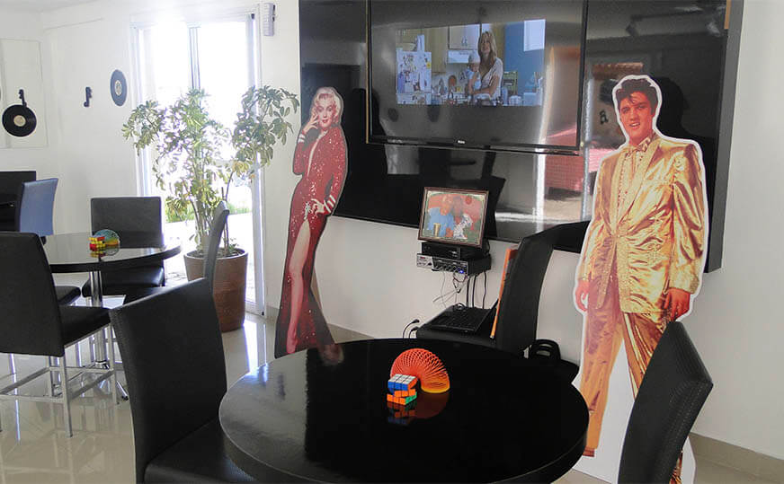 Painel do Elvis e Marilyn Monroe