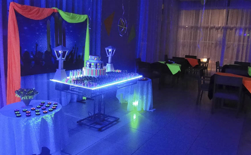 Decoração balada neon completa para festa