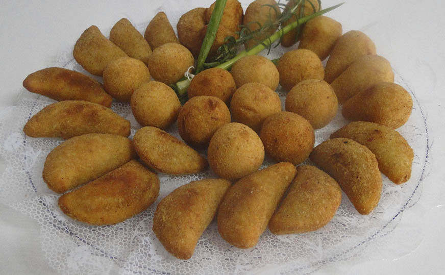 Salgadinhos fritos na hora para festa teen